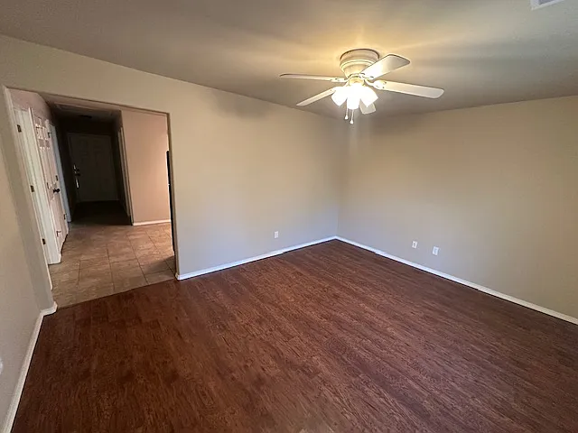2 bed, 858 sqft, $1,100 — Photo 2