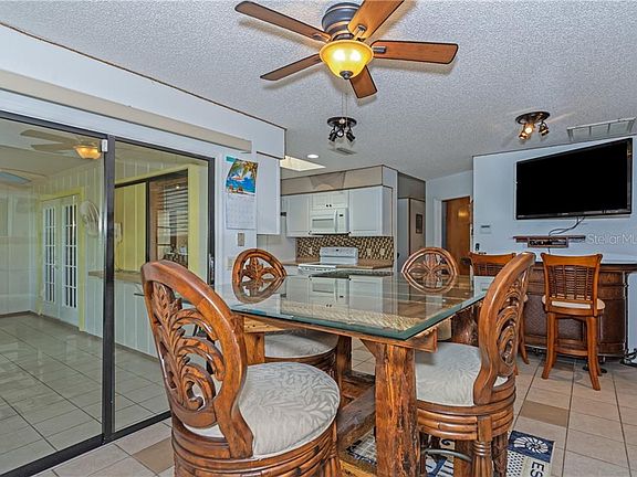 5th image of 26 Pinehurst Ct