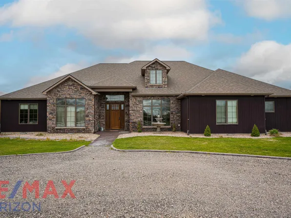 1424 Brownfield Rd, Douglas, WY 82633