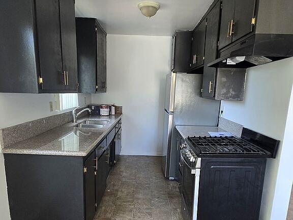 3rd image of 2219 S Crenshaw Blvd #5