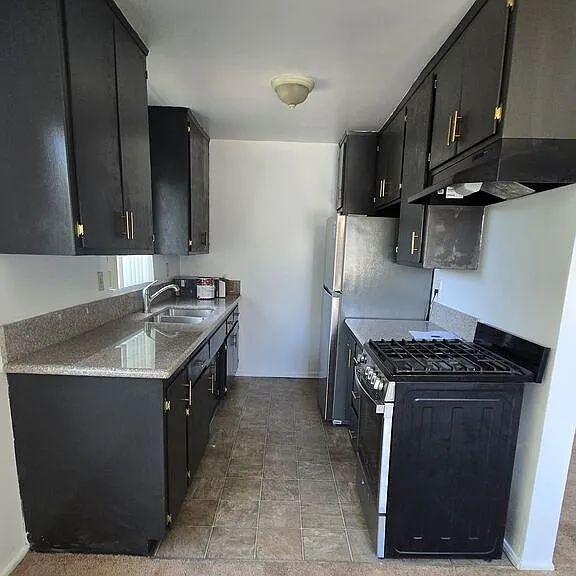 2219 S Crenshaw Blvd #5 — Photo 3