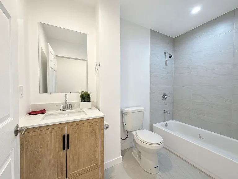 2247 Earl Ave — Photo 12