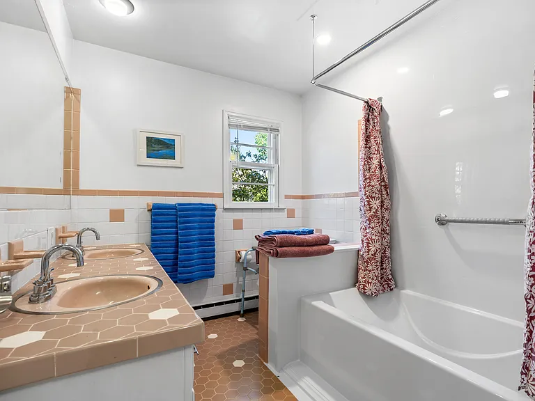 4 Lakewood Dr — Photo 20