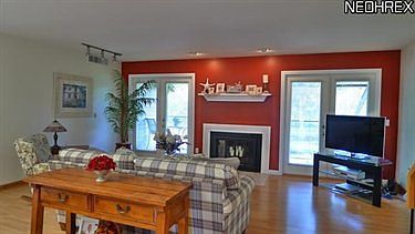 5th image of 113 Fox Hollow Ct #113