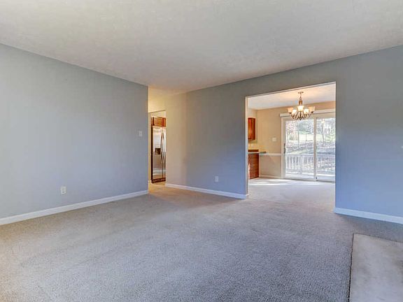 5th image of 1636 River Crest Dr