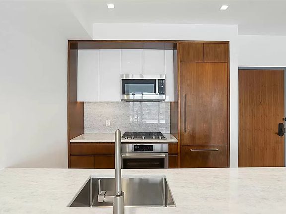 4th image of 75 Park Ln APT 308