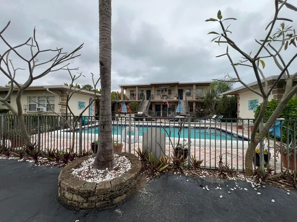 311 Inlet Way APT 1, Palm Beach Shores, FL 33404