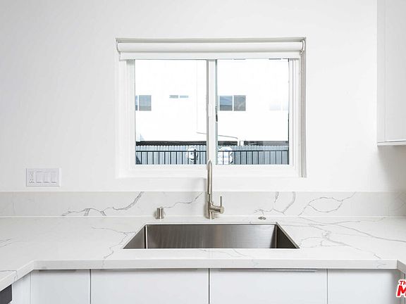 3rd image of 1261 N Laurel Ave APT 5