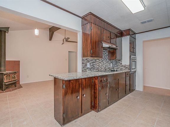 5th image of 311 Saint Clair Dr