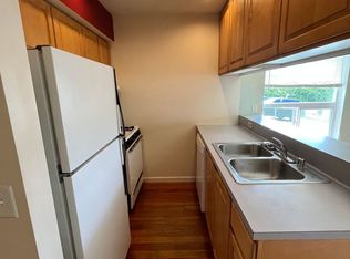 3 Bed 1.5 Bath Townhouse w/ Garage Close to Whatcom Falls Park, Bellingham, WA 98229