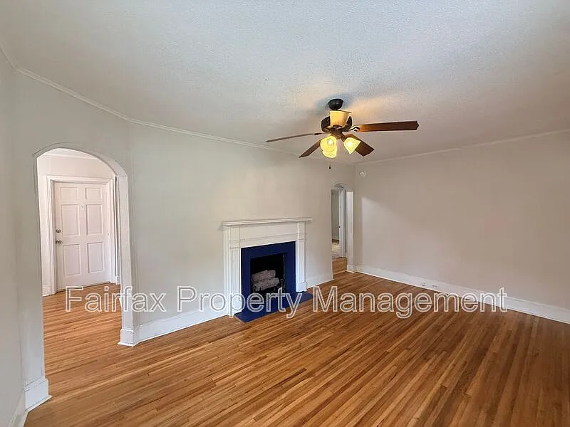 2 bed, 1.0 bath, 766 sqft, $1,595 — Photo 4