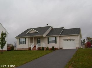 480 Larkspur Ln, Martinsburg, WV 25403