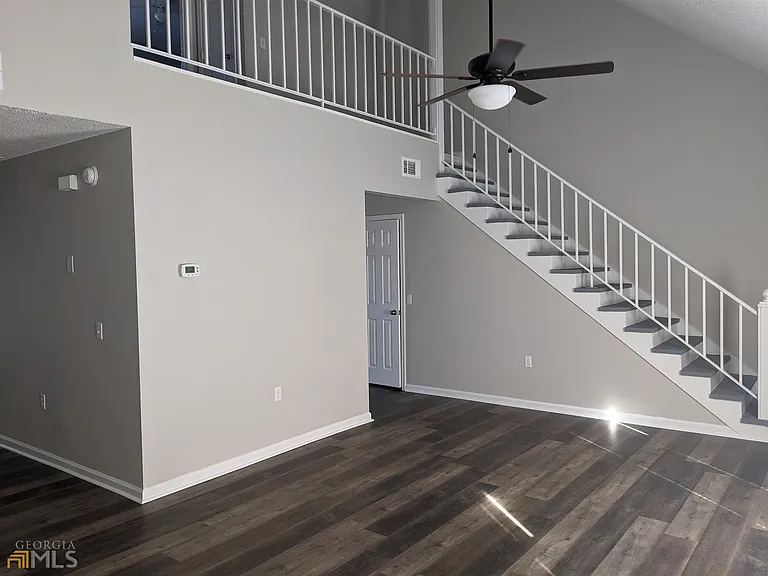 230 Lanier Dr #301 — Photo 2