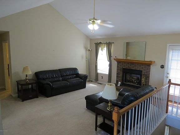 2nd image of 3232 Bluegrass Dr