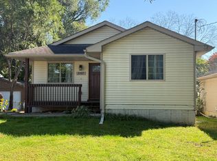 2007 E 40th St, Des Moines, IA 50317