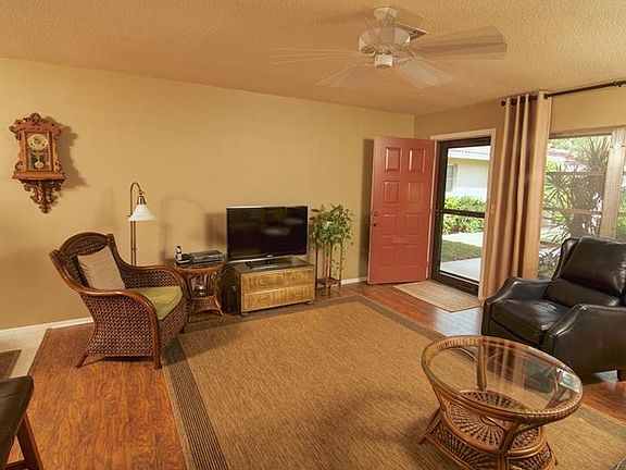 2nd image of 2215 Pueblo Ln