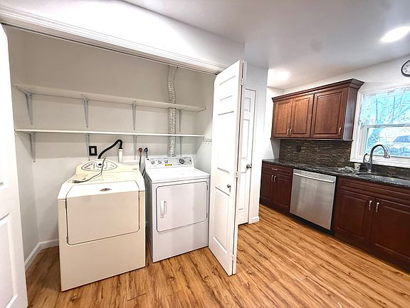 5th image of 35 Forest Ave Floor 1