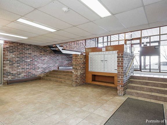 3rd image of 1053 W Ogden Ave APT 338