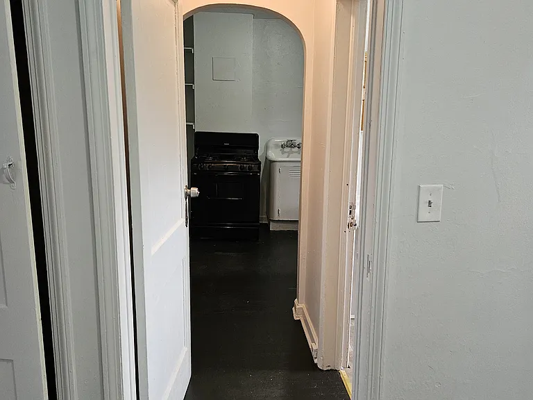 105 Pennsylvania Ave #1R — Photo 4