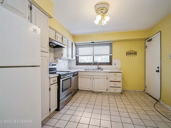 5th image of 4128 Cove Ln Unit A