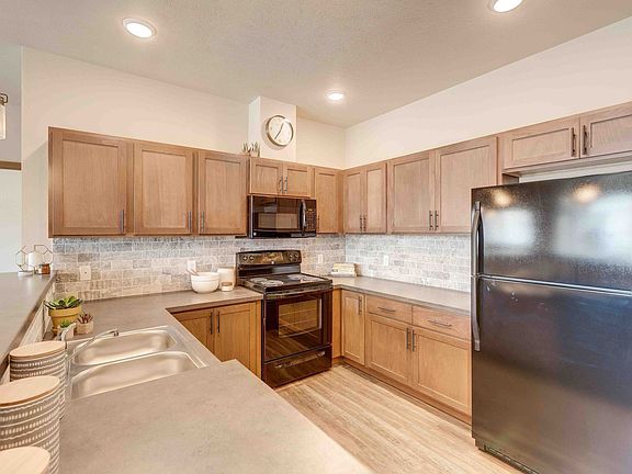 2nd image of 13506 E Broadway Ave APT B201