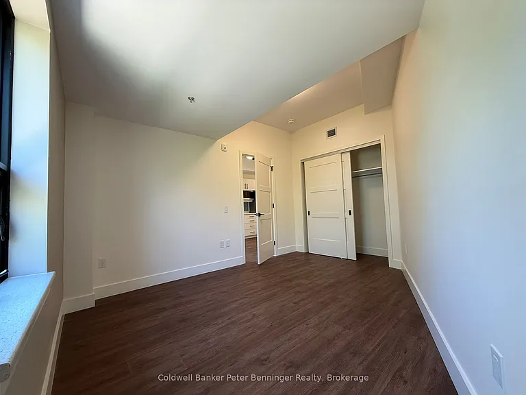 604 Queen St S #302 — Photo 7