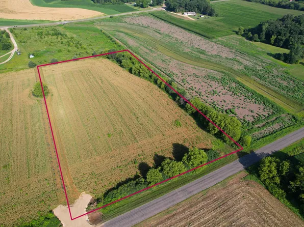 N5877 1000th St, Ellsworth, WI 54011