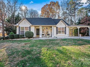 7176 Hunters Bluff Dr, Denver, NC 28037