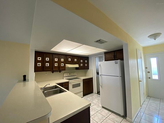 3rd image of 3755 S Hopkins Ave #11