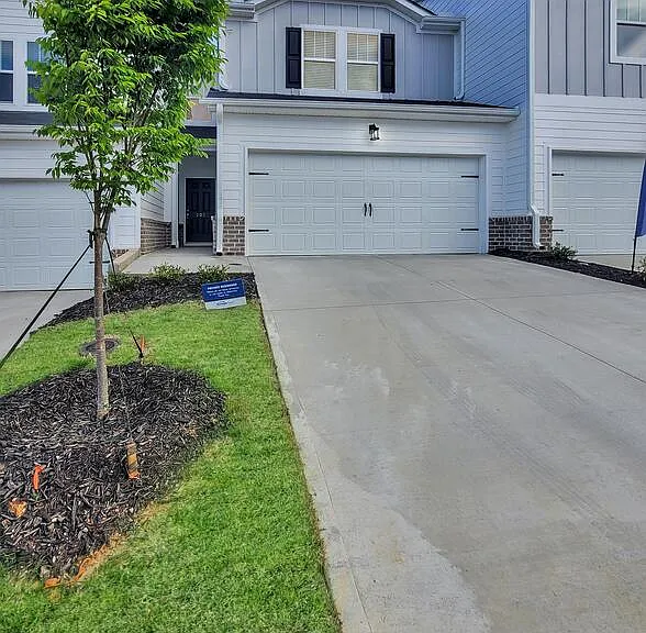 202 Round Back Way — Photo 2