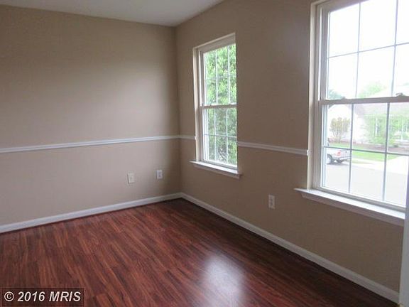 3rd image of 45585 Sunflower St