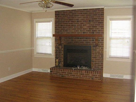3rd image of 2108 Crescent Dr