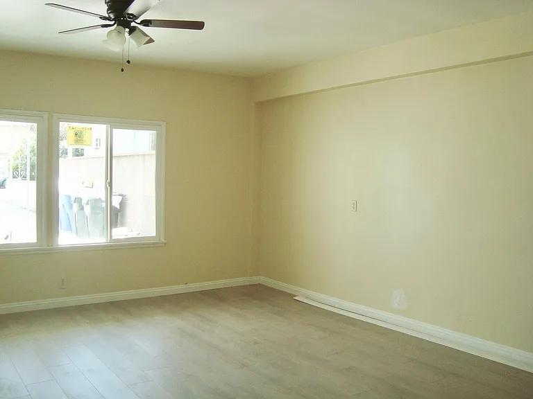 10227 1/2 California Ave — Photo 12
