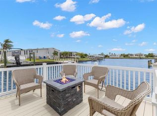 124 Americana Ct NE #214, Saint Petersburg, FL 33702