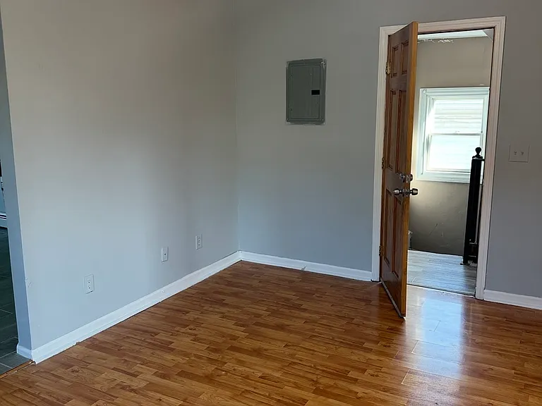 155 3rd St #2 — Photo 8