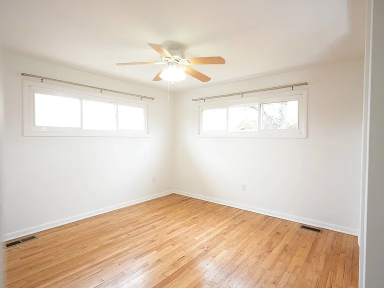 2305 River Rd — Photo 18