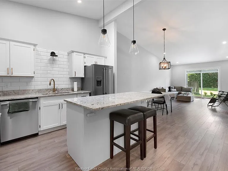 19 Malibu Dr — Photo 7