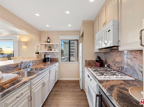 5th image of 833 Ocean Ave APT 301