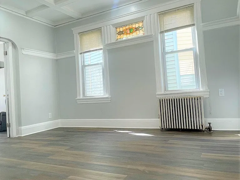 101 Romaine Ave — Photo 17