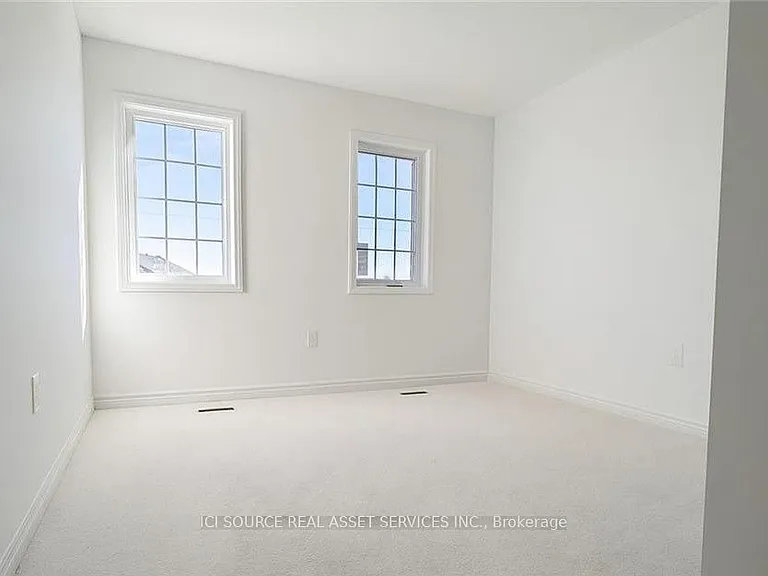 933 Amand Dr — Photo 15