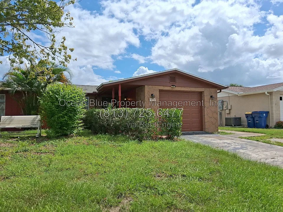 9330 Ledgestone Ln