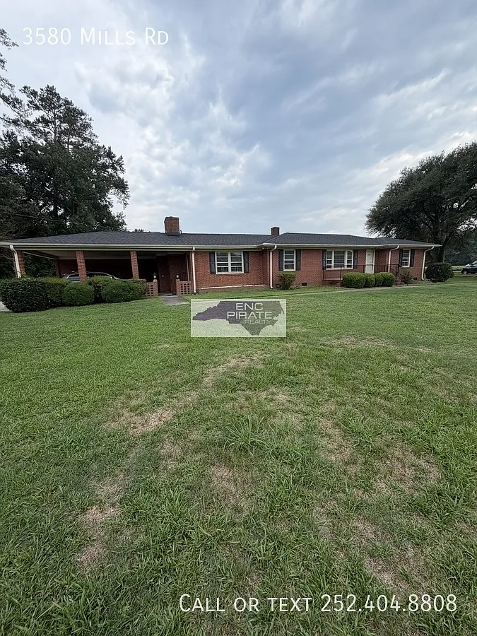 3 bed, $1,600 — Photo 2