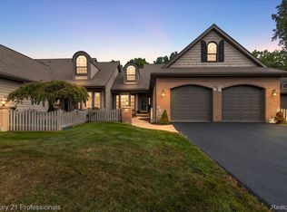 6590 Steeple Rdg, Clarkston, MI 48346