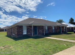 314 Lisa Cv #A & B, Senatobia, MS 38668
