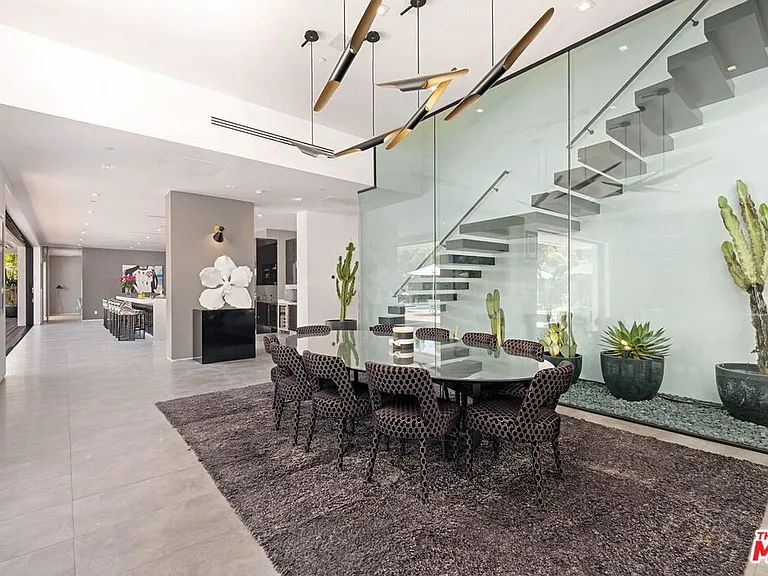 9570 Sunset Blvd — Photo 8