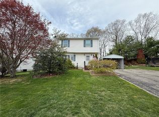 27 Hidden Valley Ln, Lincoln, RI 02865