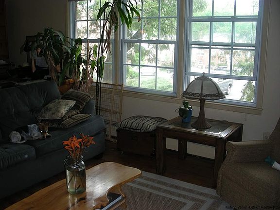 3rd image of 74 Huguenot St