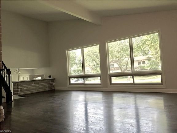 4th image of 8442 Deer Creek Ln NE