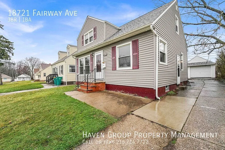 18721 Fairway Ave, Maple Heights, OH 44137- Spacious 3-bed 1-bath single-family home! — Photo 2