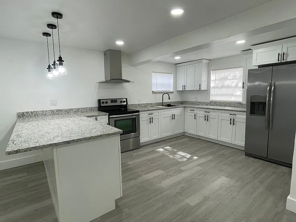 7115 Dellwood Dr